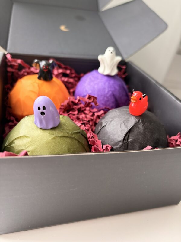 halloween 4 bath bombs and toys side view