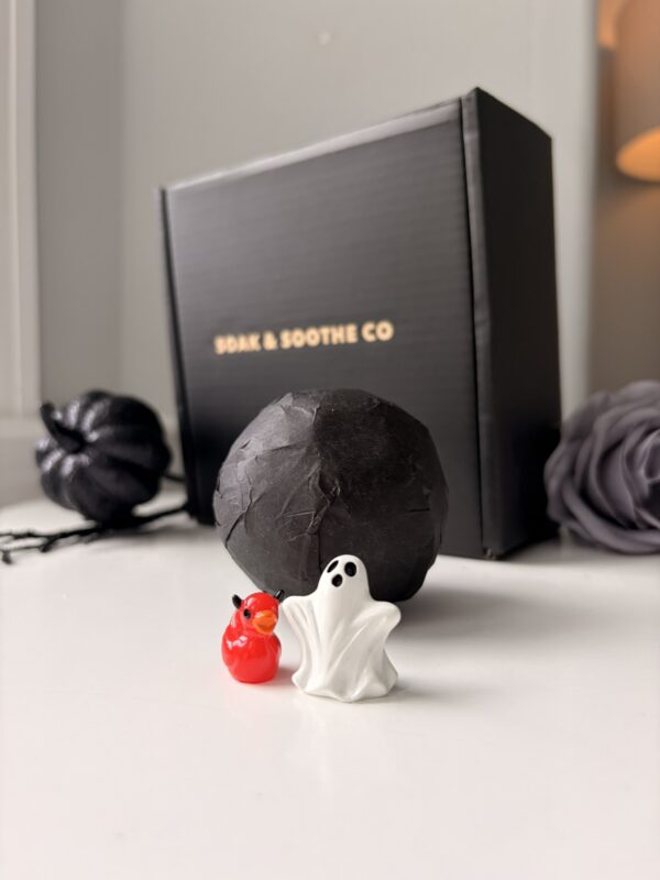 halloween bath bomb with n and ghost